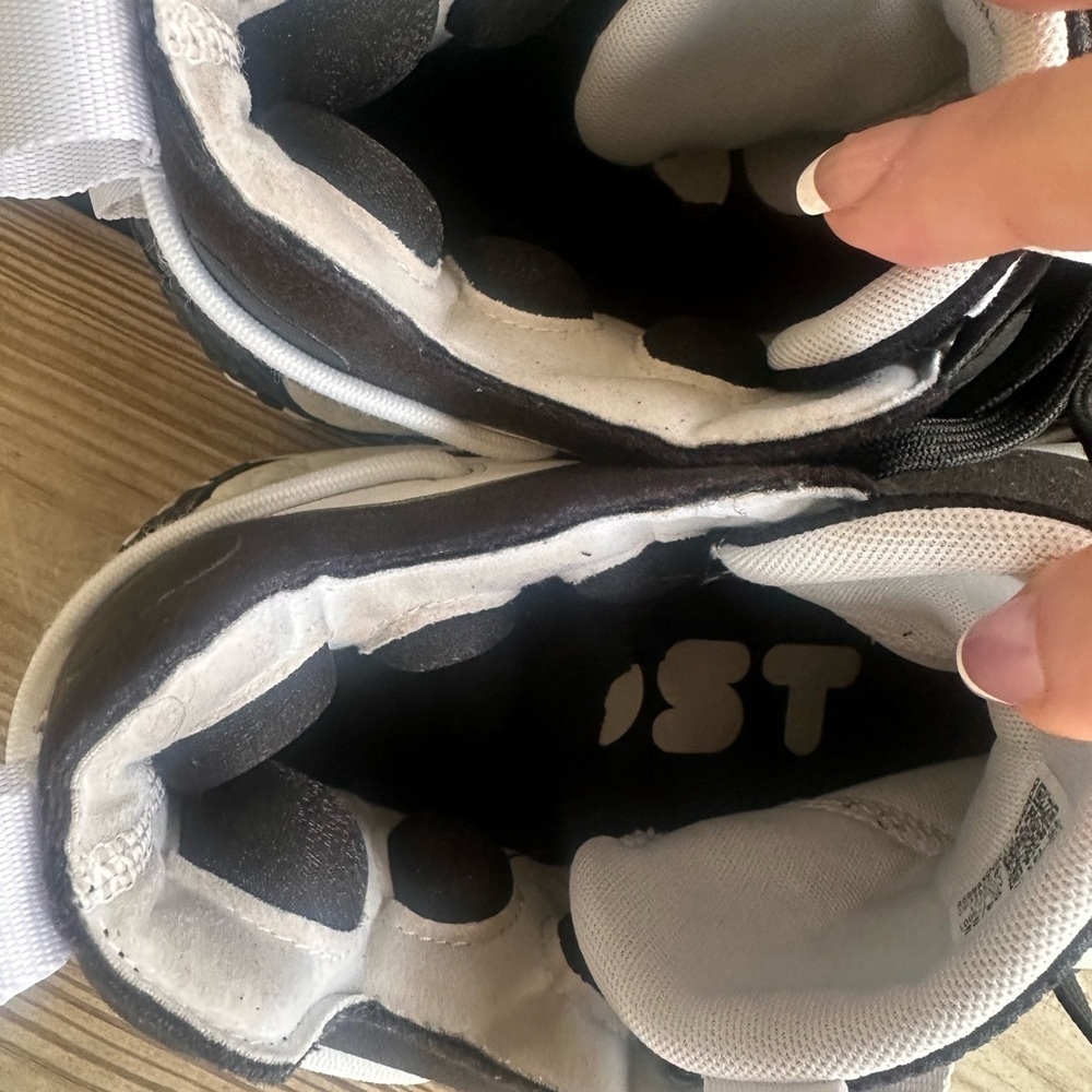 Adidas James Harden Signature basketball shoes - Picture 9 of 11
